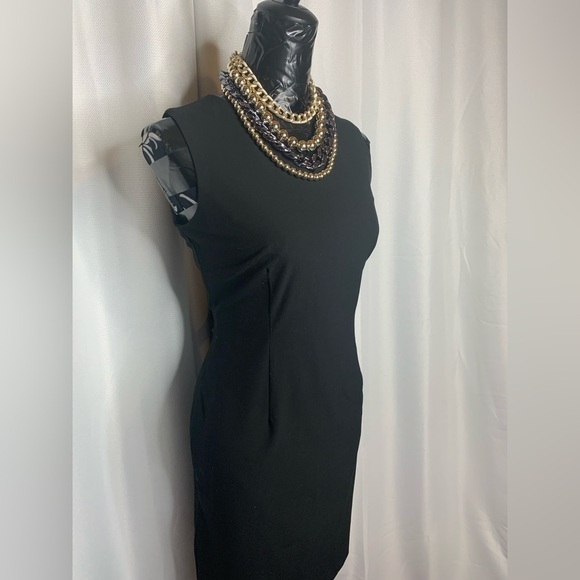 OLD Navy Fitted Stretch Career
Sheath V Neck Dress - Picture 3 of 8